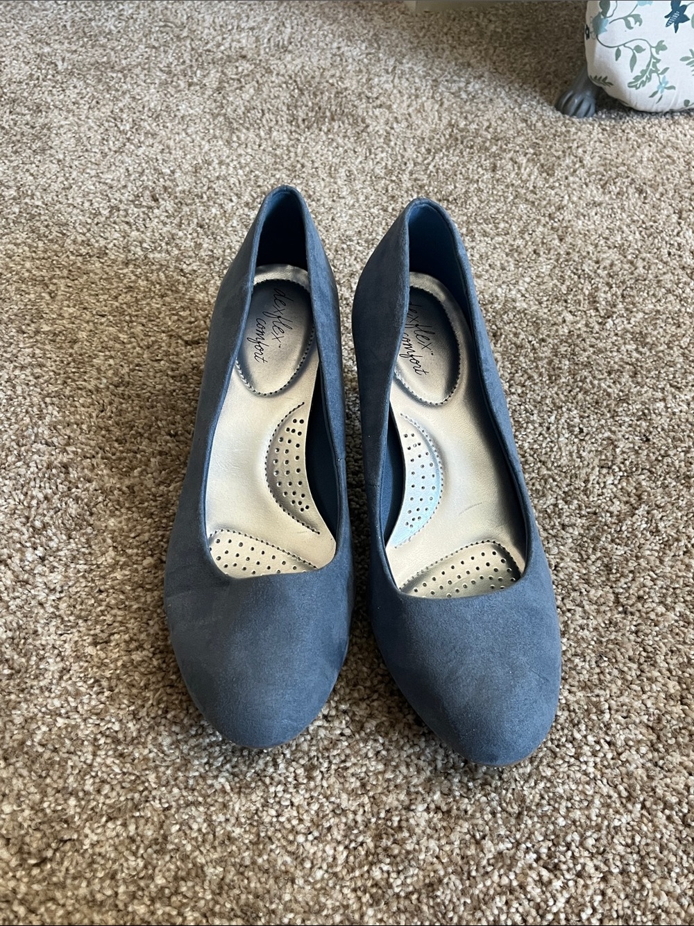 dexflex comfort Navy Suede Rounded Toe Pump